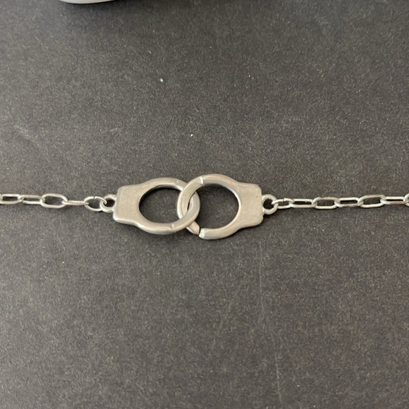 BRANDY MELVILLE HANDCUFF SILVER NECKLACE - Picture 6 of 8